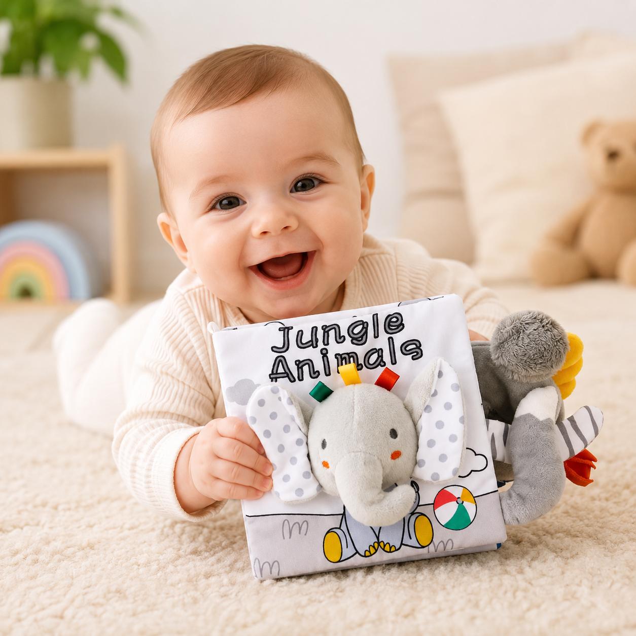 Bébé jouant avec le livre sensoriel Éveil Animalier pour développer l'éveil, la motricité et la découverte.
