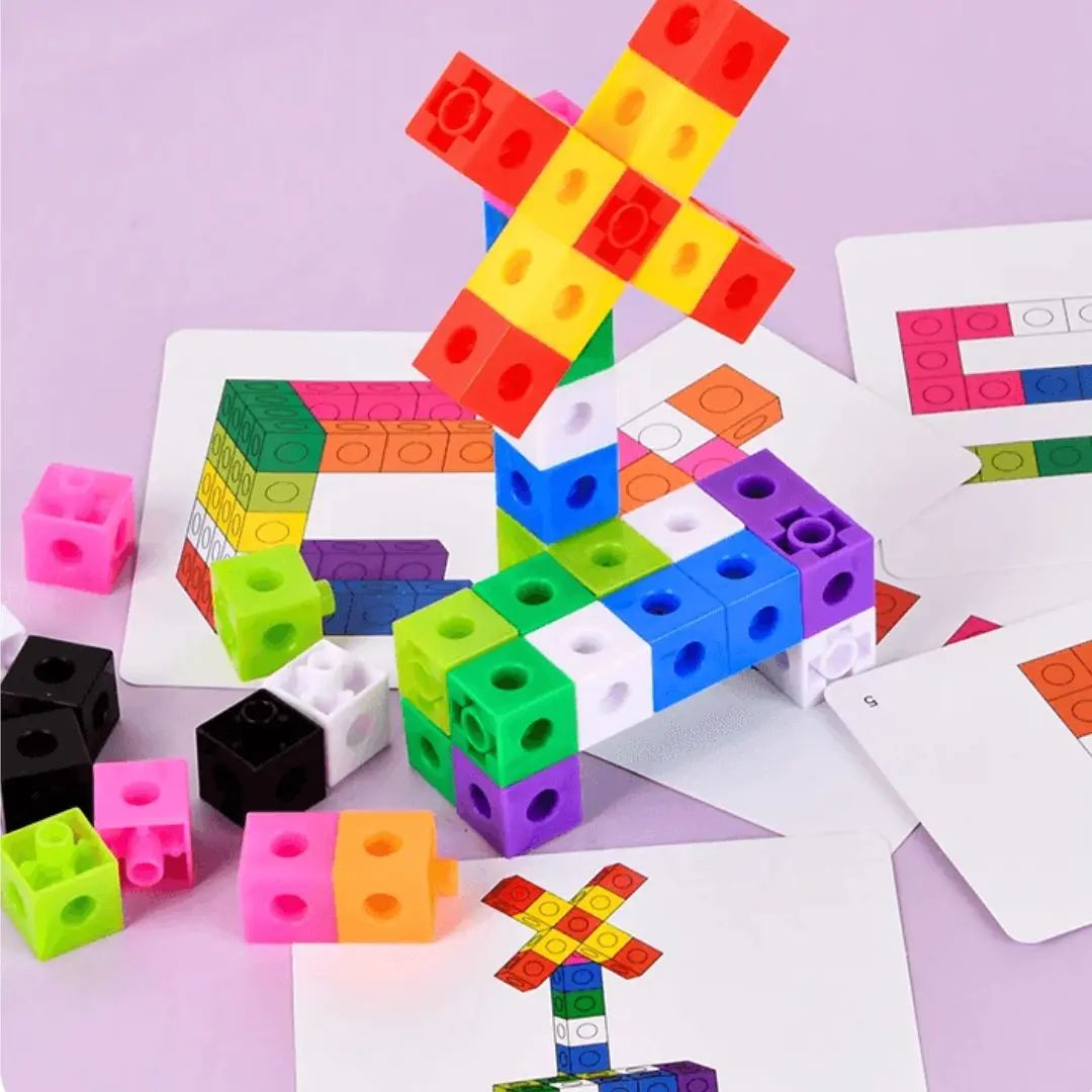 Jeu éducatif enfant Cube Magic Montessori avec constructions créatives et cartes modèles pour développer l'imagination dès 3 ans