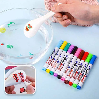 Jeu éducatif enfant avec dessins flottants dans l'eau pour développer la créativité et l'imagination