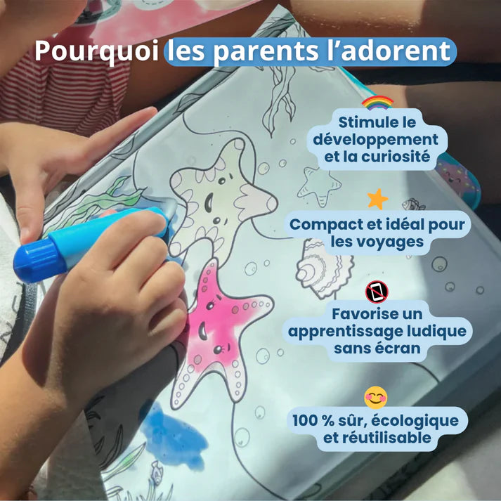 Enfant coloriant avec un livre de coloriage magique à l’eau compact et réutilisable idéal pour les voyages