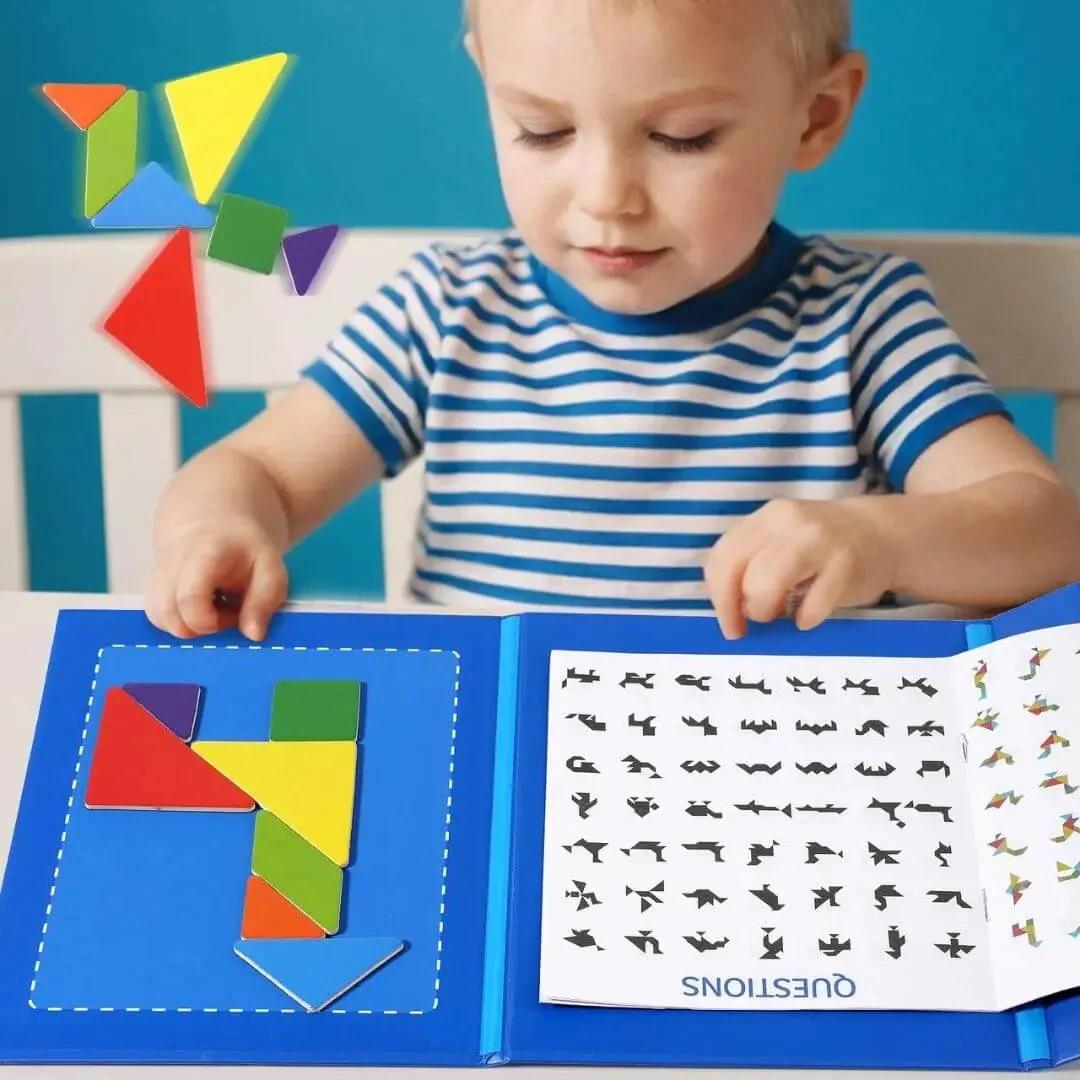Enfant de 3 ans jouant avec un tangram Montessori magnétique coloré